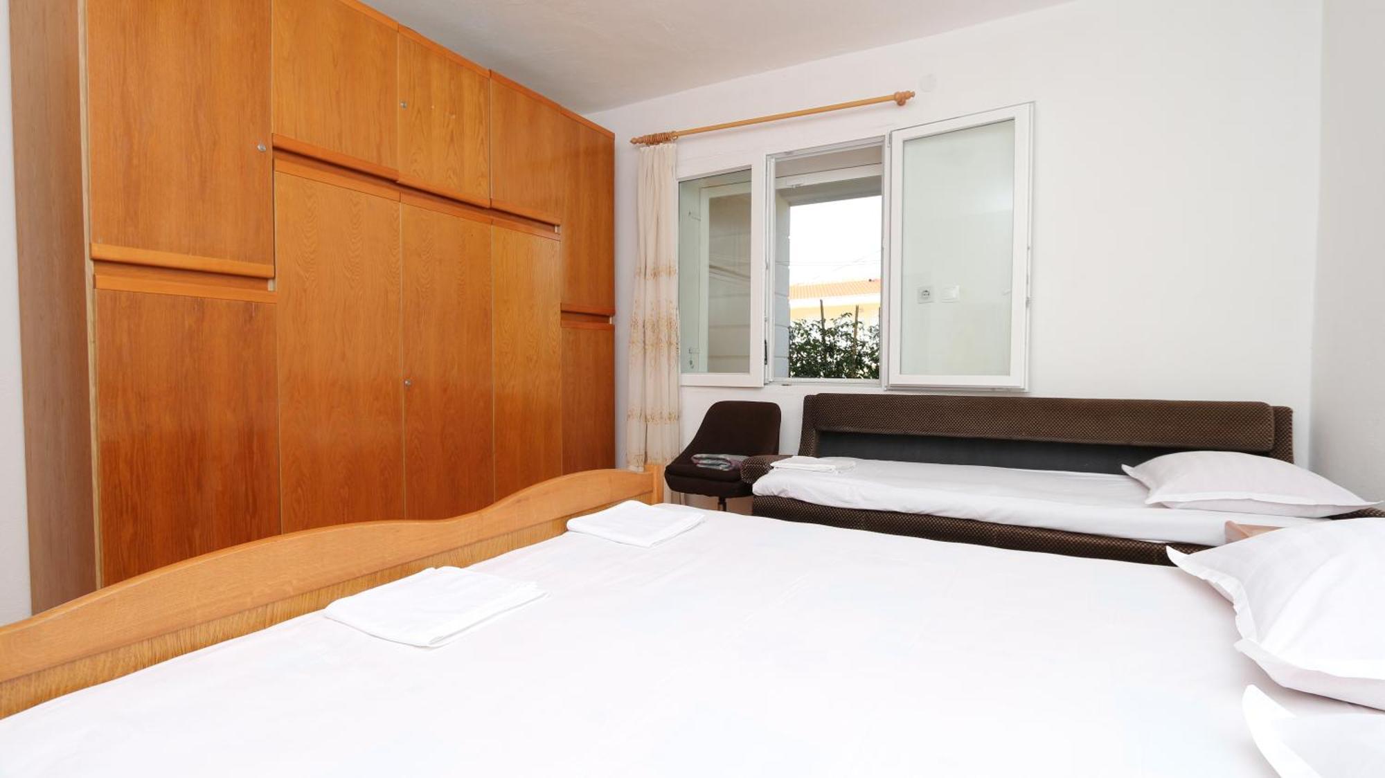 Dinka Guesthouse Makarska Exterior foto