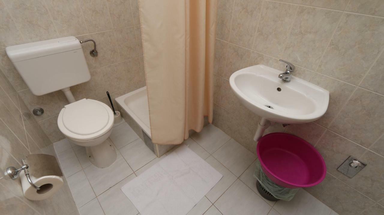Dinka Guesthouse Makarska Exterior foto