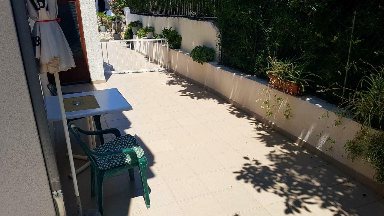 Dinka Guesthouse Makarska Exterior foto